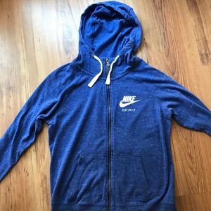 NIKE WOMEN’s HOODIE